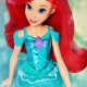 Hasbro Disney Princess Royal Shimmer Bambola di Ariel, bambola fashion doll con gonna e accessori moda, giocattolo per ...