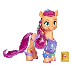 Hasbro Una Nuova Genarazione, Sunny Capelli Arcobaleno, pony arancione da 15 cm con treccia arcobaleno e 17 accessori F17945L0