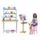Mattel Relax and Create Atelier Playset con Bambola e Plastilina per Vasi e Pittura 25 Accessori Alta 29 cm Regalo ...