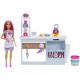 Mattel Pasticceria Playset con Bambola e Postazione da Pasticceria Bambola da 30 cm Oltre 20 Accessori per Dolci ...